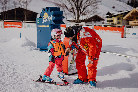 AK Ski of Switzerland - Ski & Snowboard School Snowacademy, Saalbach